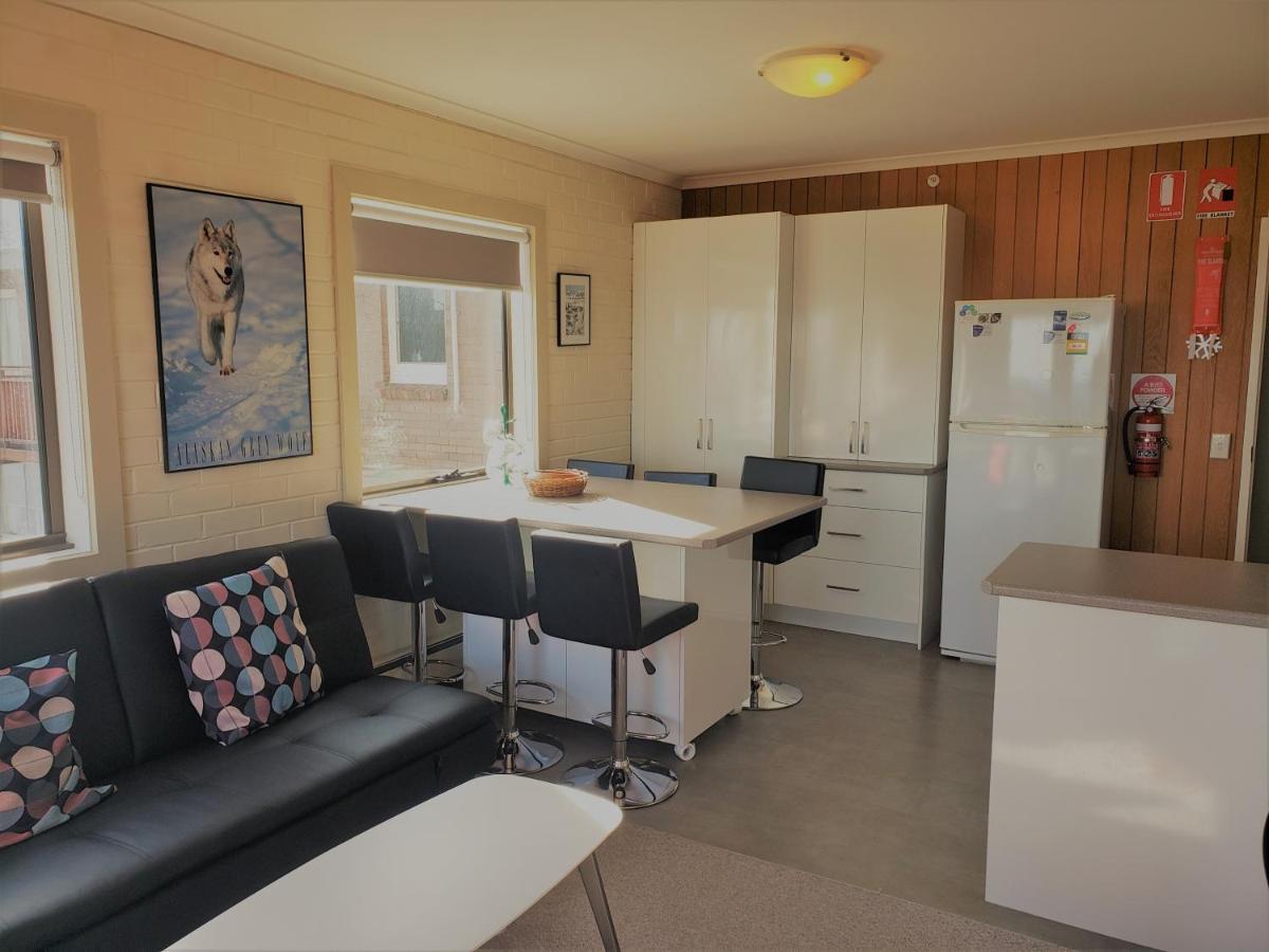 Enzian Hotel Mt Buller Mount Buller Bagian luar foto